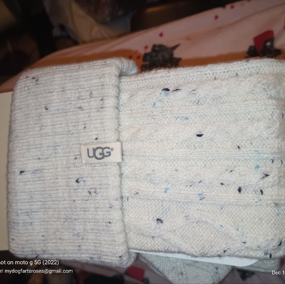 NWT UGG Cable Knit Boot Socks - Picture 5 of 10